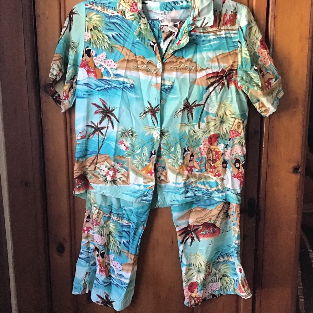 Very cool vintage pants and top., Funky tropical Hawaiian print. Small medium..
